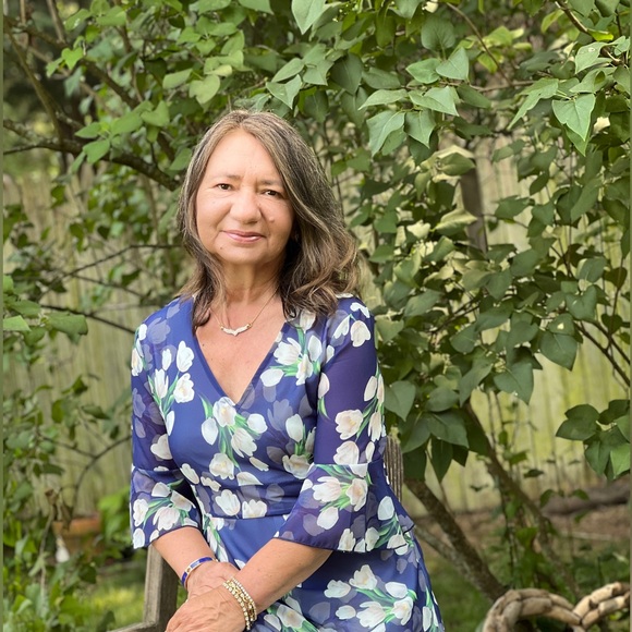 Meet your Posher, Irena - Picture 2 of 7